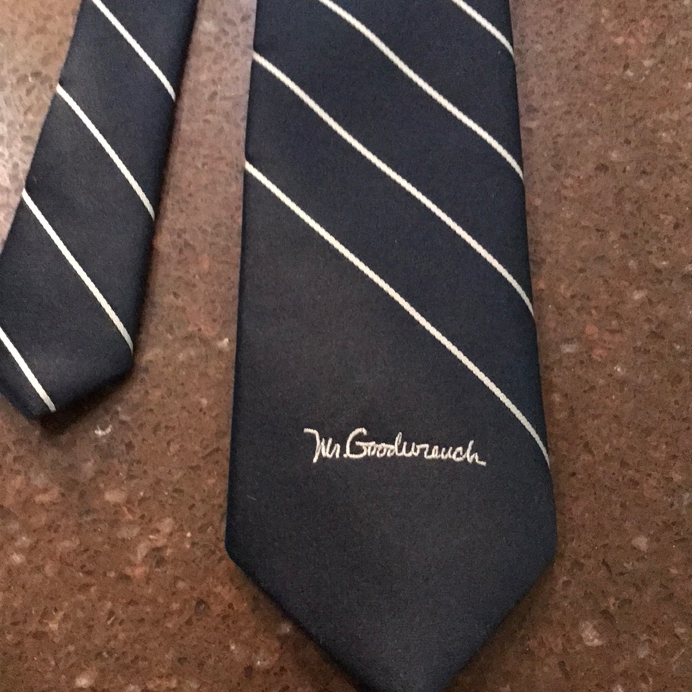 Men’s rare Mr Goodwrench tie😊